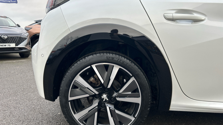 Peugeot 208 1.2 PureTech 100 GT 5dr EAT8 Petrol Hatchback